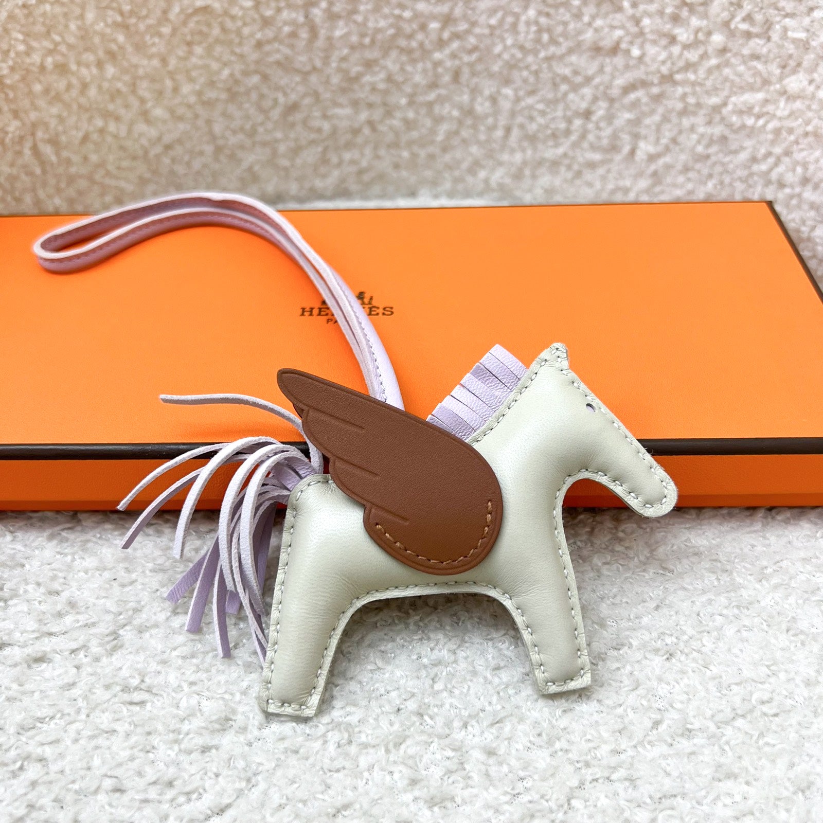 Hermes Rodeo Pegasus PM in Craie / Mauve Pale / Gold – Brands Lover