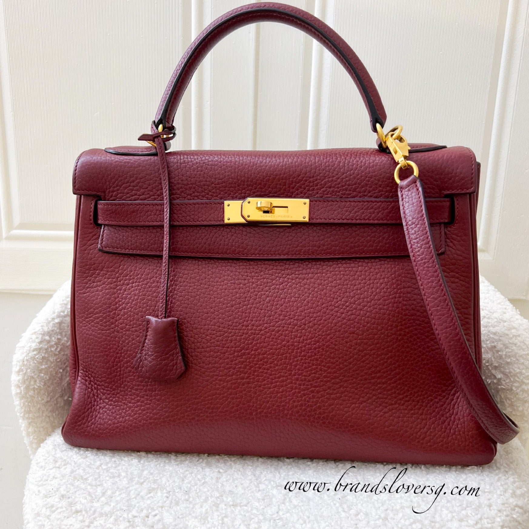 Hermes Kelly Bag in Rouge Pivoine Clemence Red Leather, GHW, 32 cm