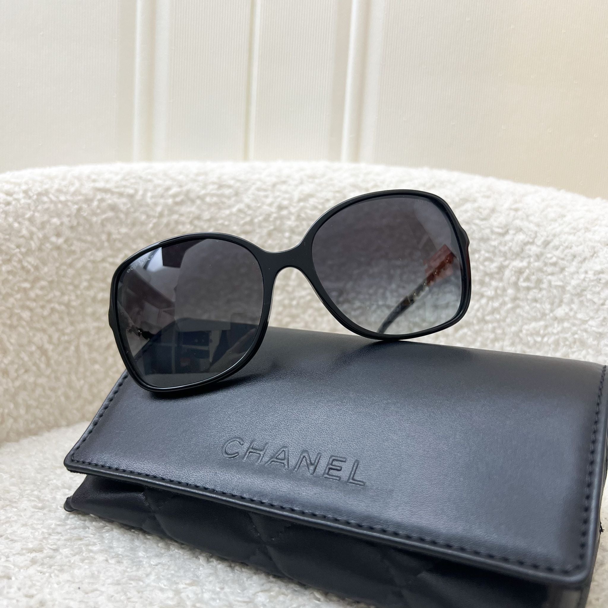 Chanel Sunglasses with Chain Detail – Brands Lover