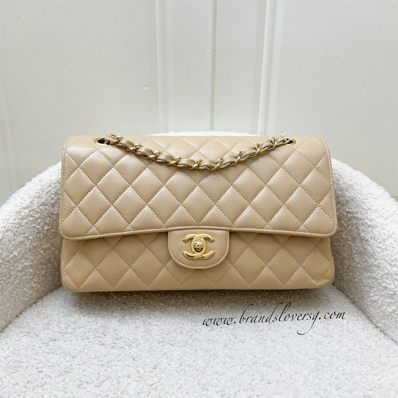 Chanel medium 2024 flap weight