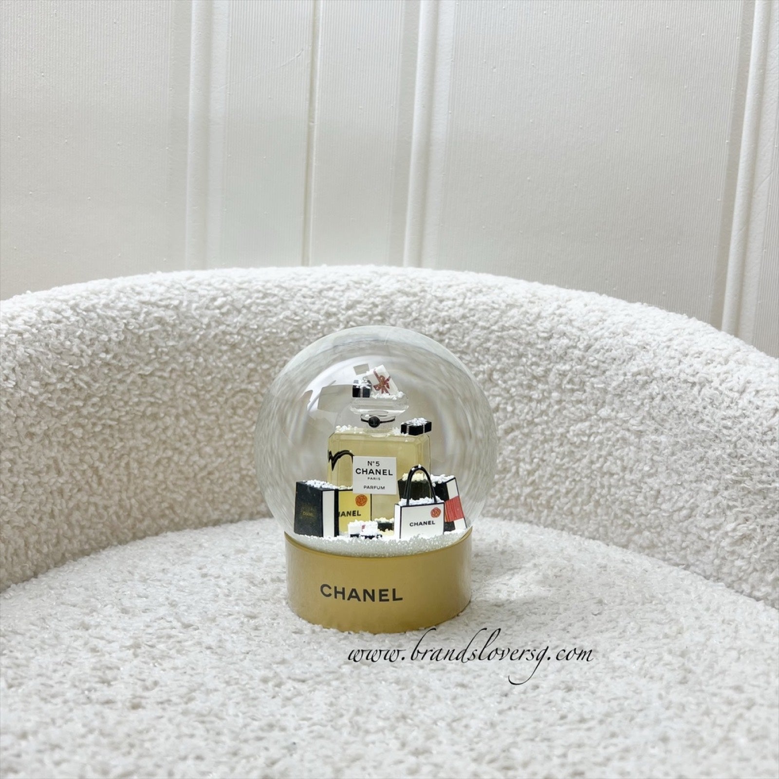 Chanel VIP Gift Perfume Bottles Christmas Snow Globe – Brands Lover