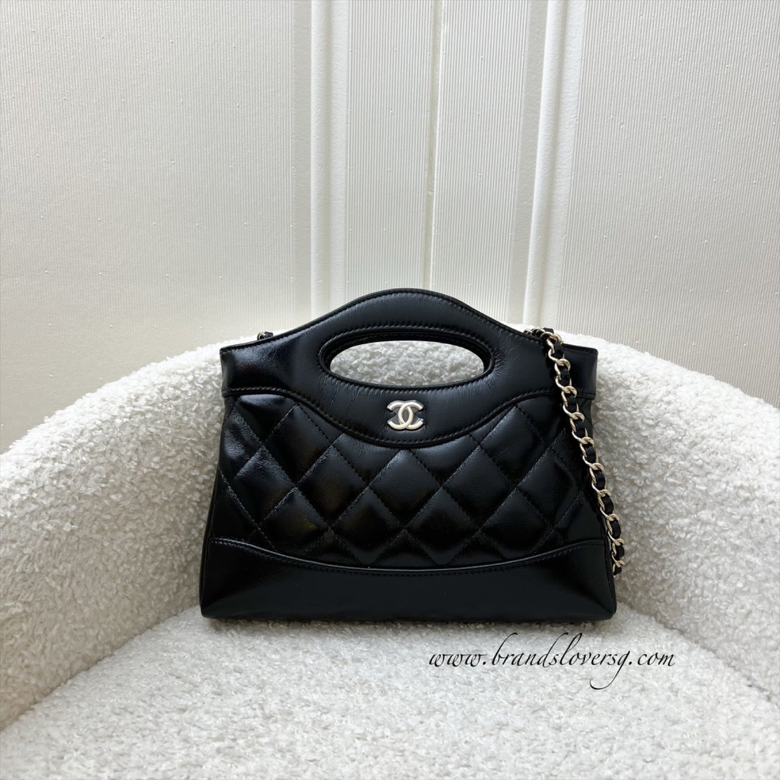 Chanel 31 Nano Shopping Bag in 25P Black Shiny Calfskin and LGHW (Model: AP3656)