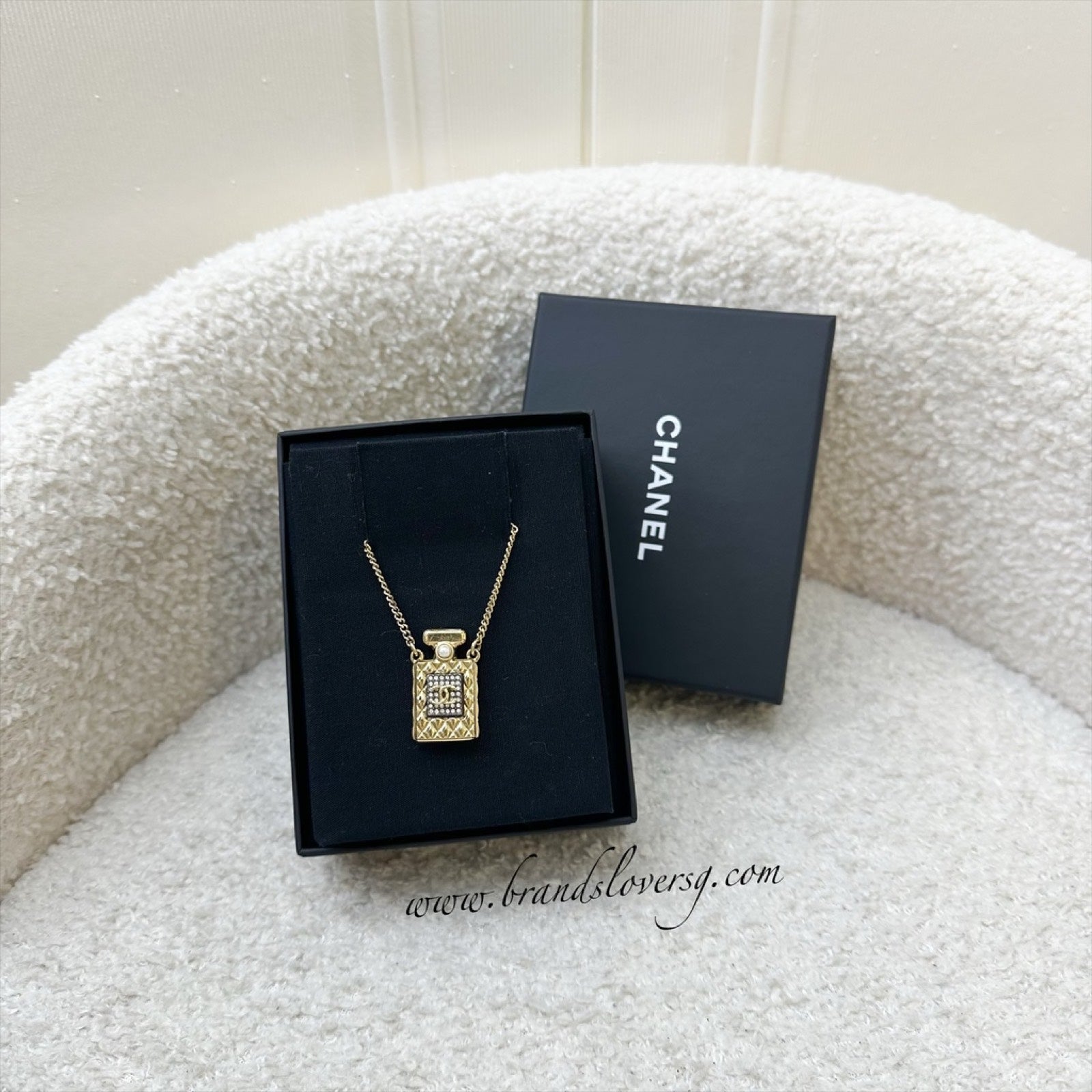 Chanel 20A Perfume Bottle Necklace in AGHW – Brands Lover