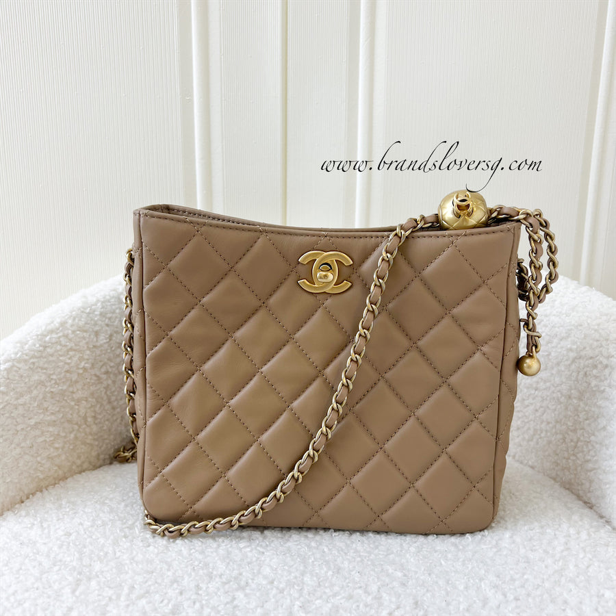 CHANEL 2022 Small Pearl Crush Hobo