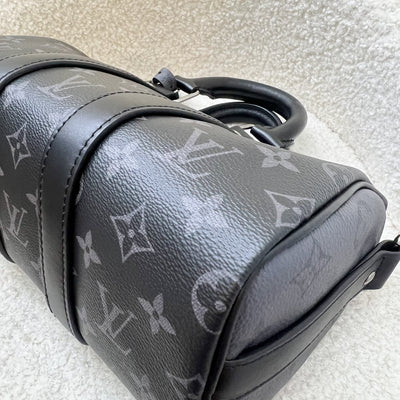 LV Keepall Bandoulière 25 in Monogram Eclipse Reverse Canvas SHW