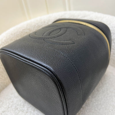 Chanel Vintage Vertical Vanity in Black Caviar and GHW