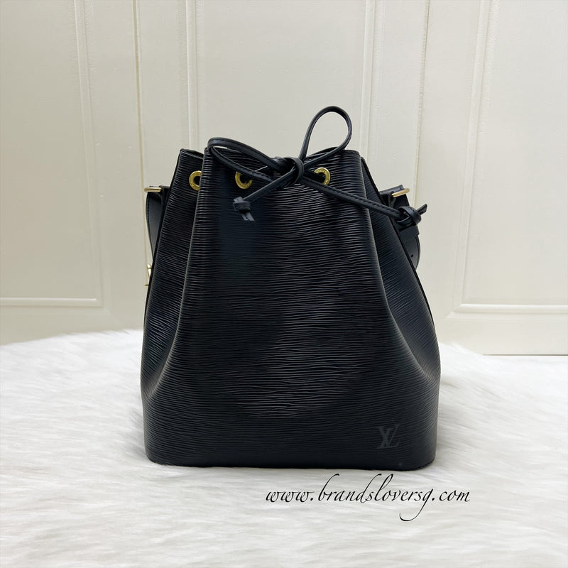 LV Petit Noe Bucket Bag in Black Epi Leather and GHW