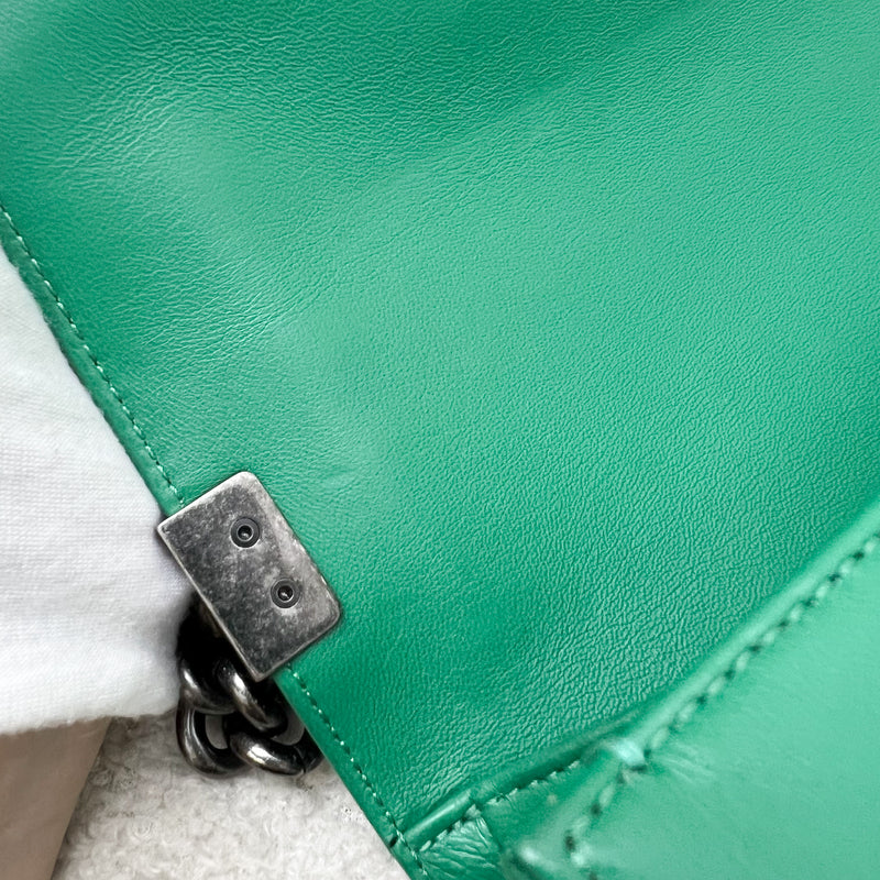 Chanel Medium 25cm Boy Flap in Green Lambskin and RGHW