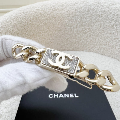 Chanel CC Logo Hair Clip with Crystals in GHW