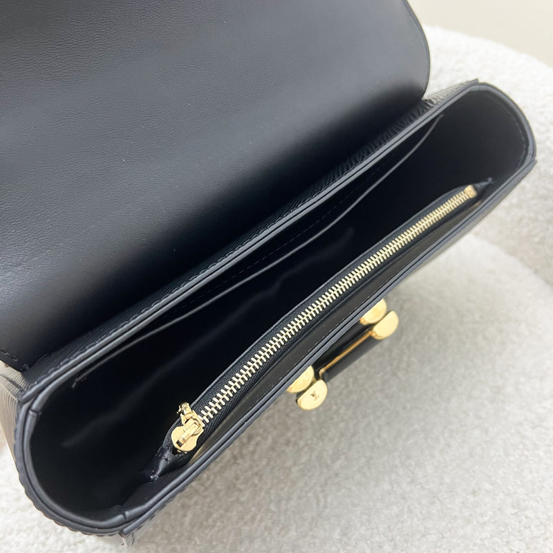 LV Twist MM Shoulder Bag in Black Epi Leather and GHW