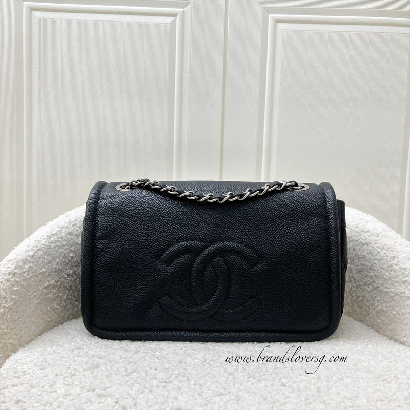 Chanel Seasonal Timeless CC flap in Black Caviar and SHW