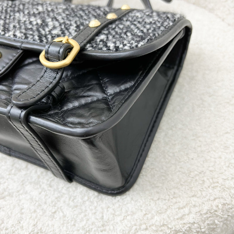 Chanel 21B Messenger Flap Bag in Black and White Tweed, Calfskin and AGHW