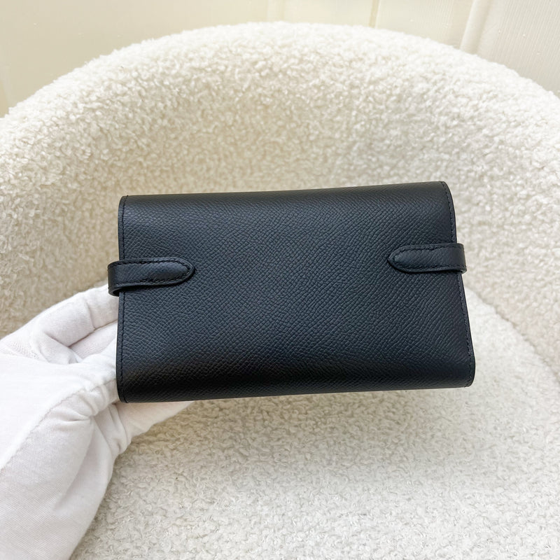 Hermes Portefeuille Kelly Depliant Wallet in Black Epsom Leather and GHW