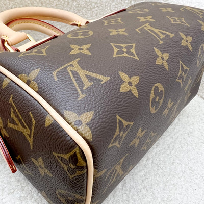 LV Speedy Bandouliere 20 in Monogram Canvas and Beige Patterned Strap