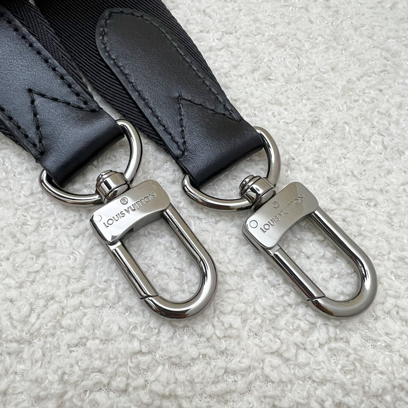 LV Keepall Bandoulière 25 in Monogram Eclipse Reverse Canvas SHW