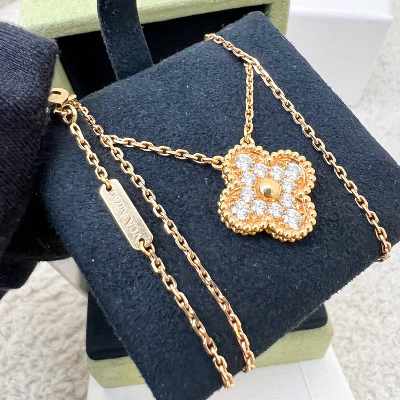 [Local Set - 2021] Van Cleef & Arpels VCA Vintage Alhambra Pendant, Paved with Round Diamonds in 18K Rose Gold (Ref: VCARP2R300)