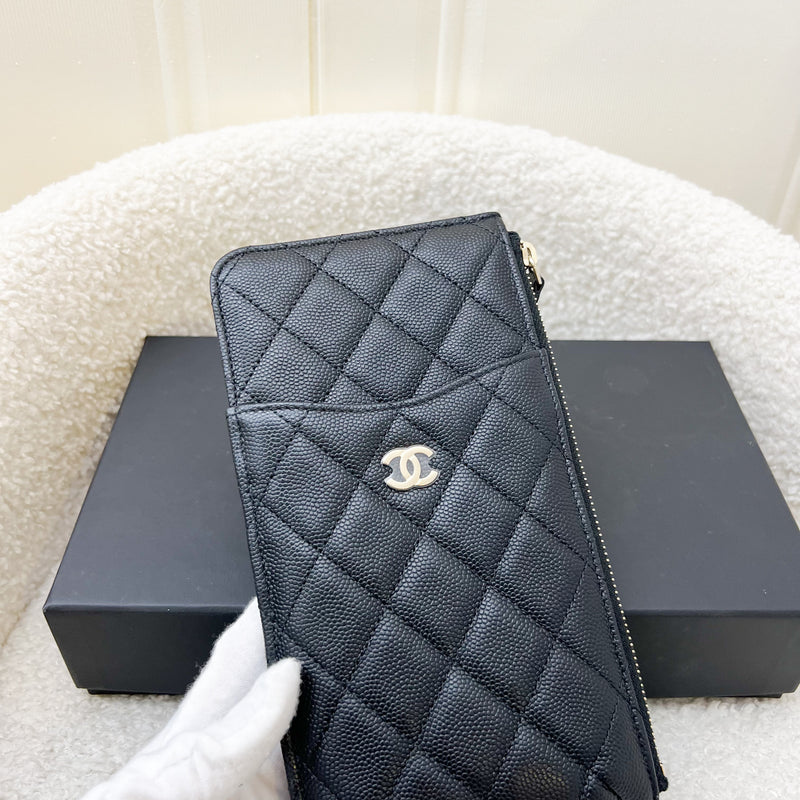 Chanel Classic Phone Pouch / Holder in Black Caviar LGHW