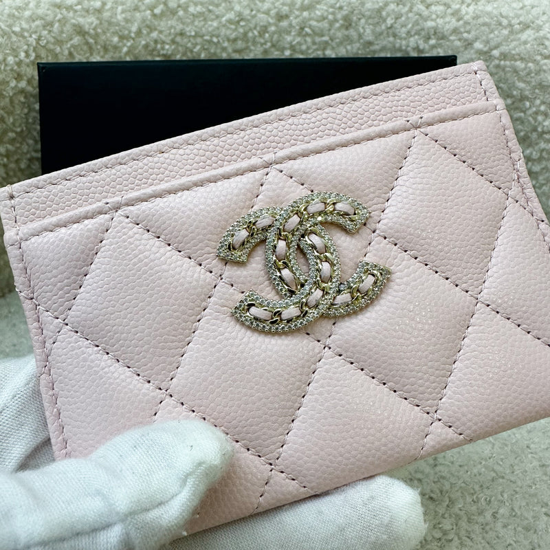 Chanel Classic Flat Card Holder in 22S Pink Caviar LGHW