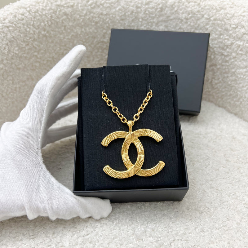 Chanel 22A Large CC Logo Long Necklace in GHW