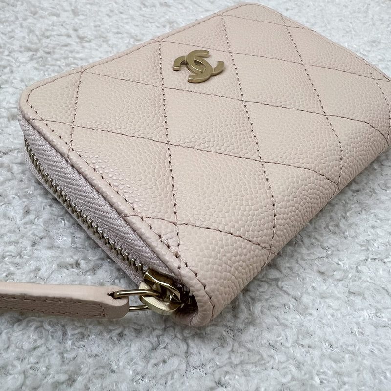 Chanel Classic Zippy Card Holder in 21C Light Beige Caviar and GHW