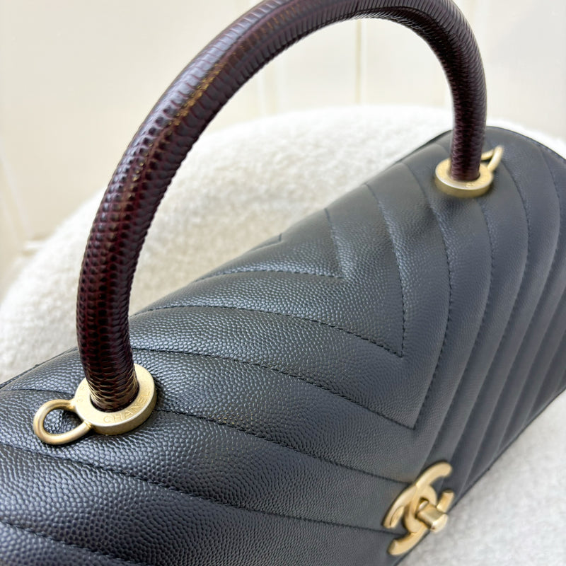 Chanel Medium 29cm Coco Handle Flap with Burgundy Lizard-Embossed Calfskin Handle in Chevron Quilted Black Caviar and GHW