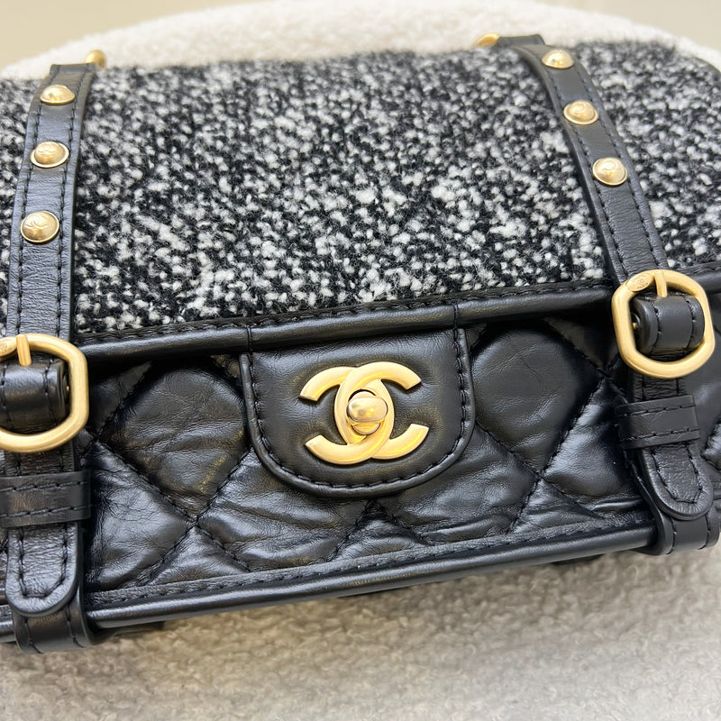 Chanel 21B Messenger Flap Bag in Black and White Tweed, Calfskin and AGHW