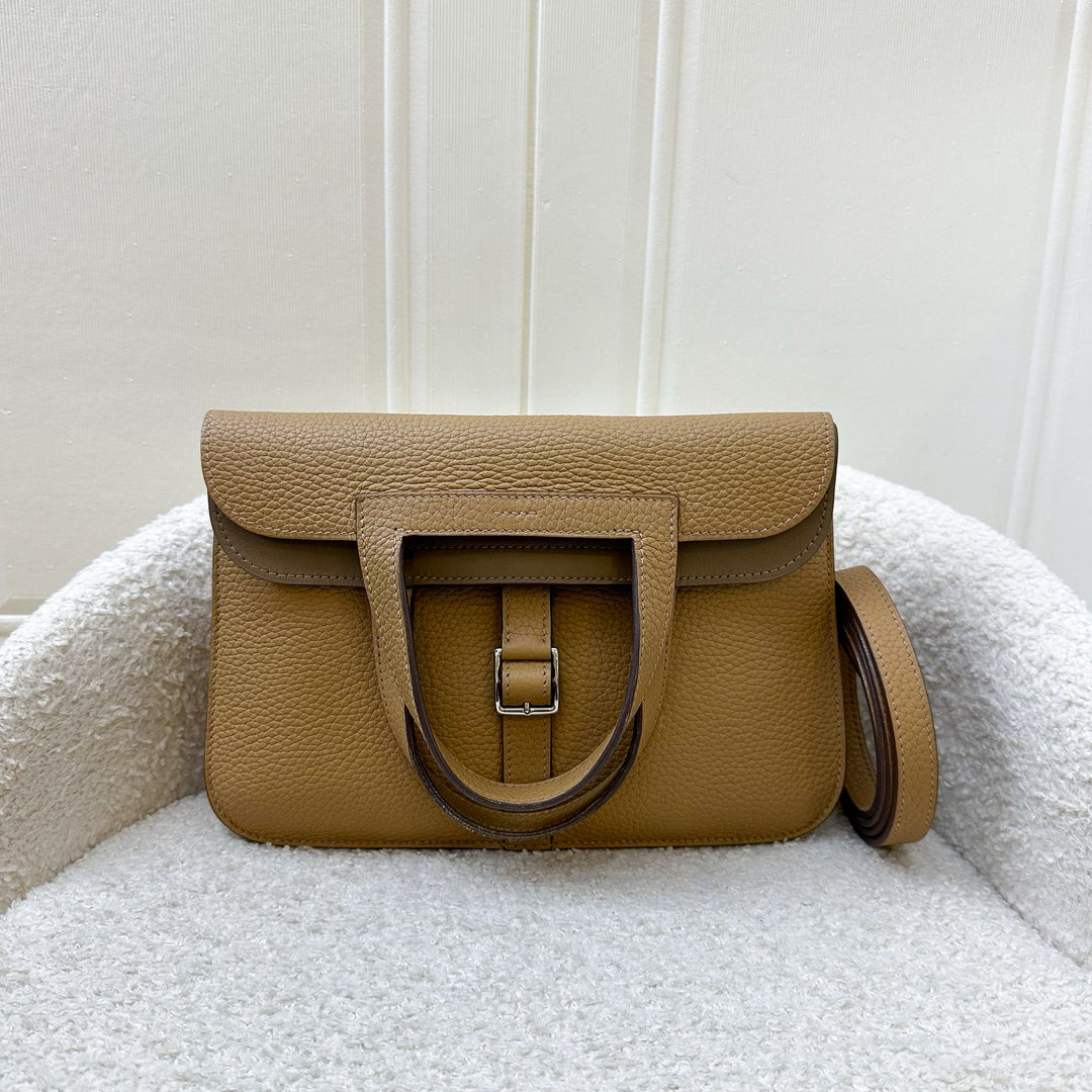 Hermes Halzan 25 in Biscuit Clemence Leather / Beige de Weimar