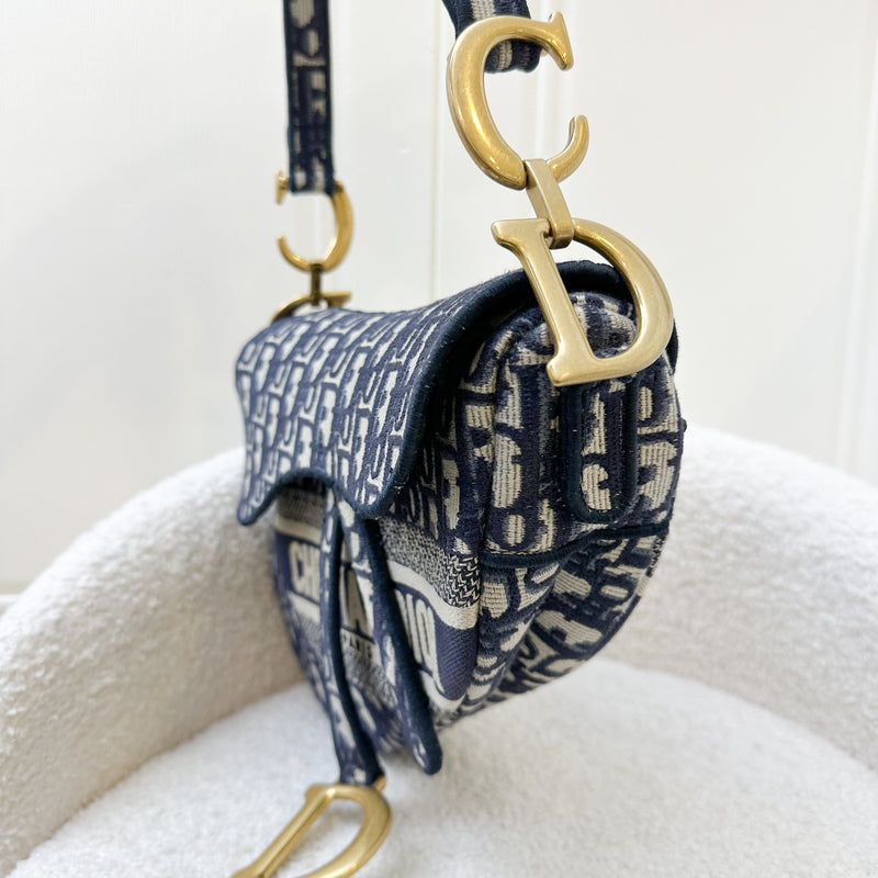 Dior Medium Saddle Bag in Dark Blue Oblique Canvas AGHW