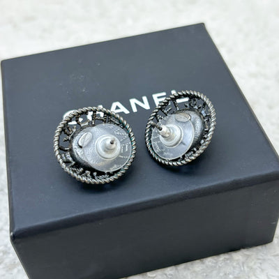 Chanel CC Round Logo Earrings with Black Pearls in BHW