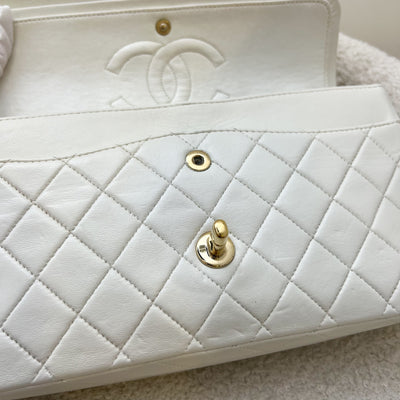 Chanel Vintage Medium Classic Flap CF in White Lambskin and 24K Plated GHW