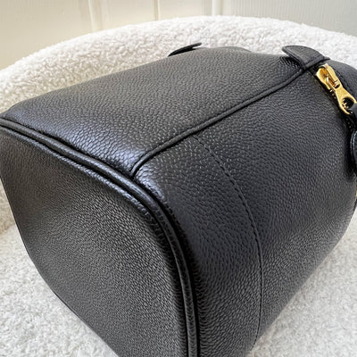 Chanel Vintage Vertical Vanity in Black Caviar and GHW