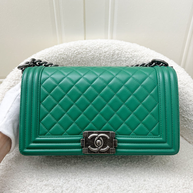 Chanel Medium 25cm Boy Flap in Green Lambskin and RGHW