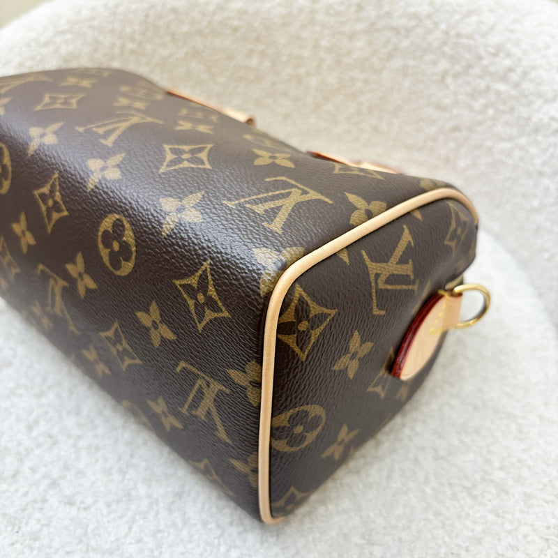 LV Speedy Bandouliere 20 in Monogram Canvas and Adjustable Beige Patterned Strap