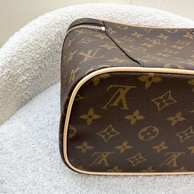 LV Nice BB Toiletry Pouch in Monogram Canvas GHW