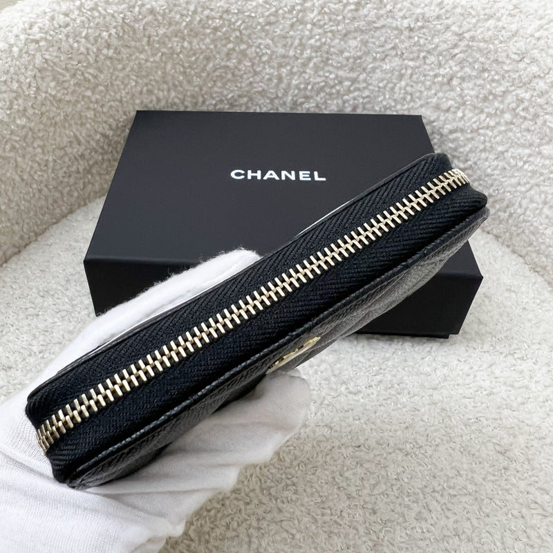 Chanel 25C New Zipped Small Wallet / Card Holder in Black Caviar and LGHW (Model: AP3686)