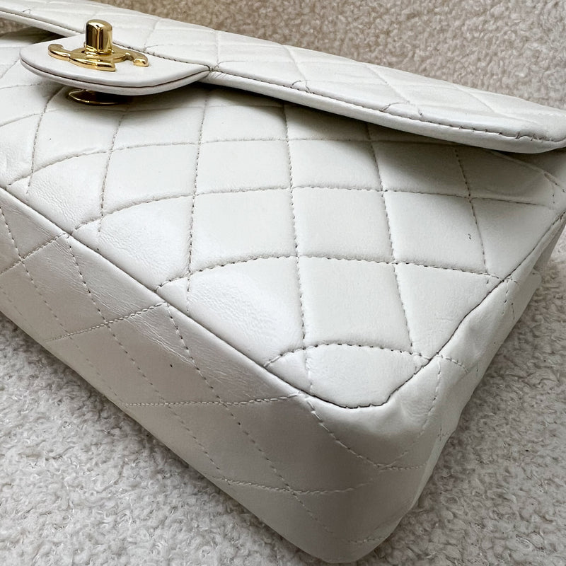 Chanel Vintage Medium Classic Flap CF in White Lambskin and 24K Plated GHW