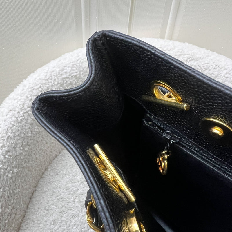 Chanel Vintage Shoulder Bag in Black Caviar and 24K GHW