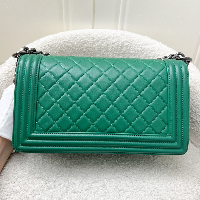 Chanel Medium 25cm Boy Flap in Green Lambskin and RGHW