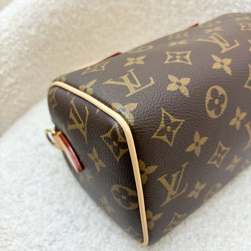 LV Speedy Bandouliere 20 in Monogram Canvas and Adjustable Beige Patterned Strap