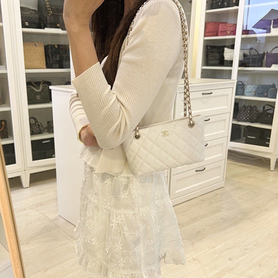 Chanel 25C Mini Clutch with Chain in White Caviar LGHW (Model: AP4423)