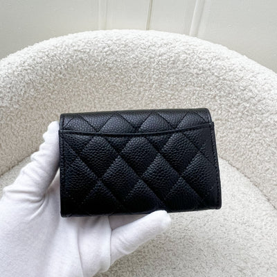 Chanel Classic Snap Card Holder in Black Caviar GHW