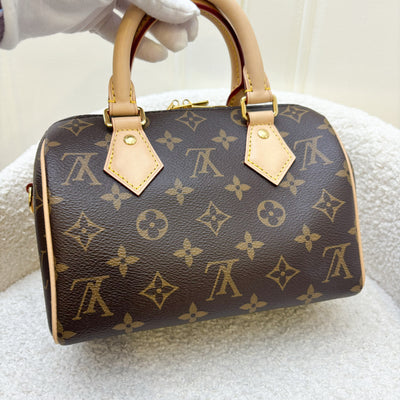 LV Speedy Bandouliere 20 in Monogram Canvas and Adjustable Beige Patterned Strap