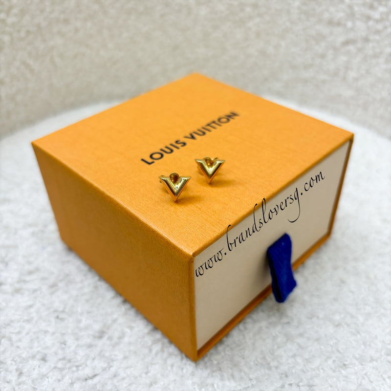 LV Essential V Stud Earrings in Gold tone HW