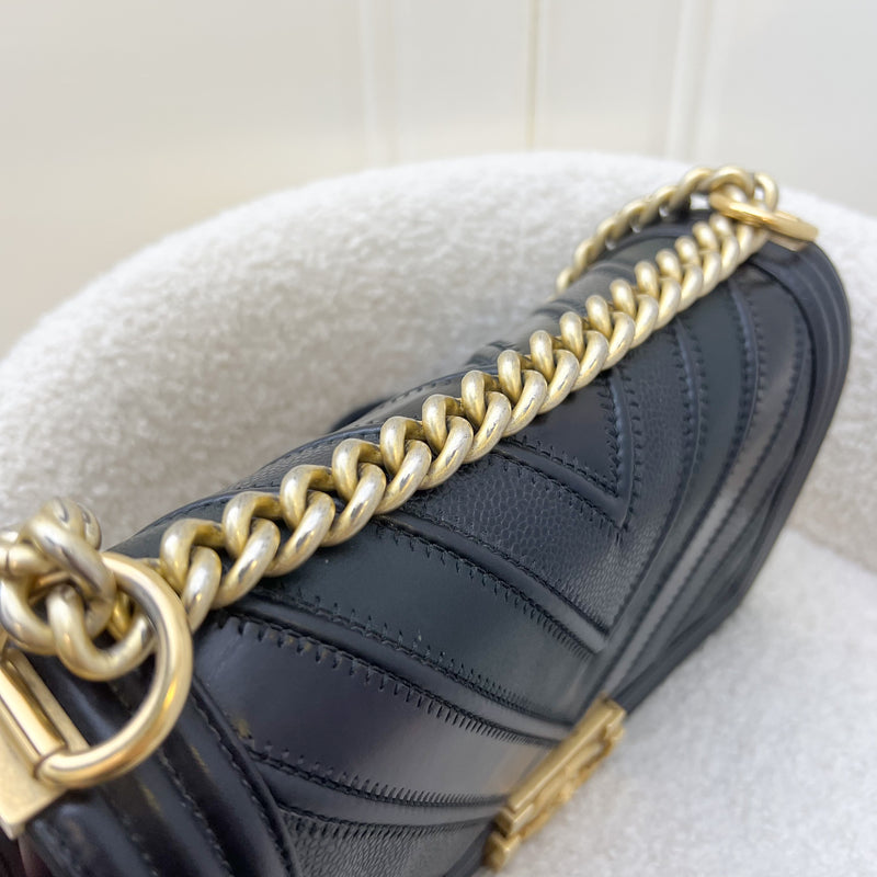 Chanel Medium 25cm Boy Flap in Chevron Quilted Black Leather / Caviar and AGHW