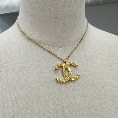 Chanel 20A Paris Button CC Logo Pendant Necklace in GHW