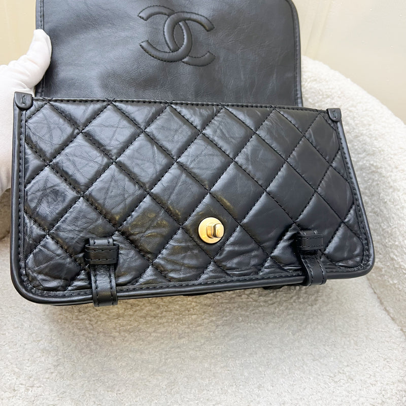 Chanel 21B Messenger Flap Bag in Black and White Tweed, Calfskin and AGHW