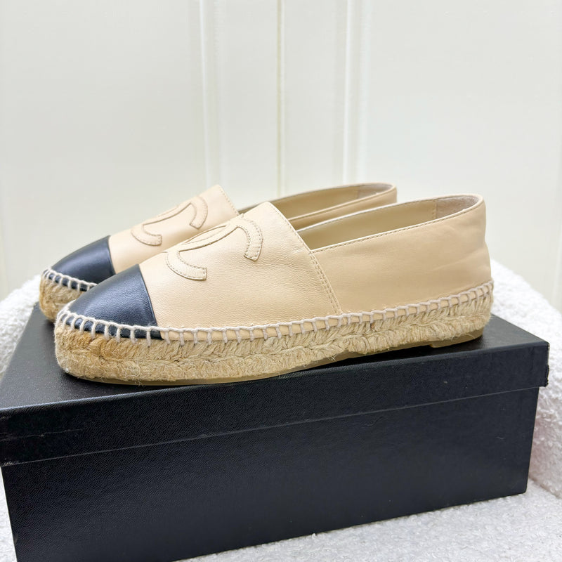 Chanel Espadrilles in Beige and Black Leather Sz 35