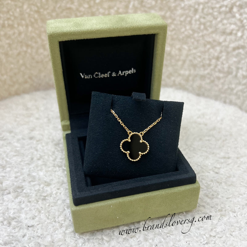 Van Cleef & Arpels VCA Vintage Alhambra 1 Motif Pendant Necklace with Black Onyx in 18K Yellow Gold