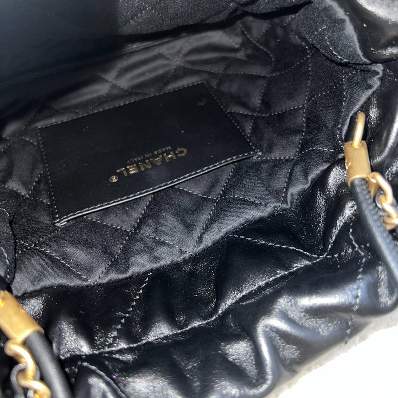 Chanel 22 Mini Hobo Handbag in Black Shiny Calfskin and GHW