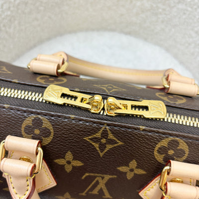 LV Speedy Bandouliere 20 in Monogram Canvas and Adjustable Beige Patterned Strap